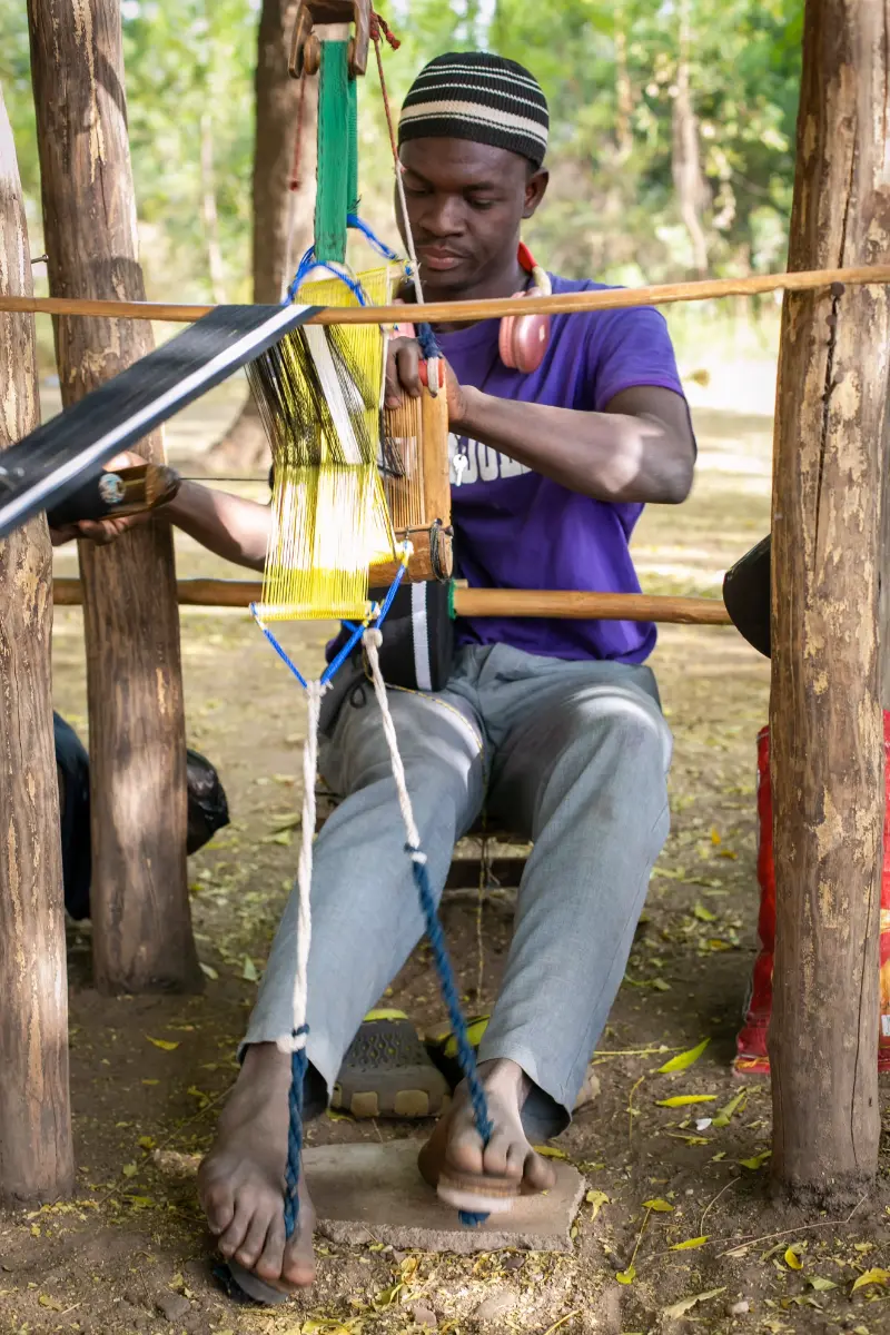 fugu weaver Daboya weaving ghana 01